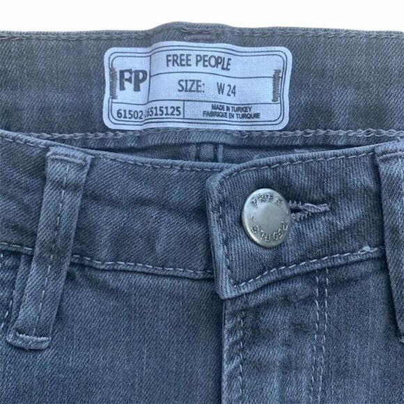Free People Raw Hem Straight Leg Jeans Size 24 - Picture 3 of 6